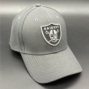 Las Vegas Raiders NFL New Era 39THIRTY Fitted Gray Color Hat L/XL